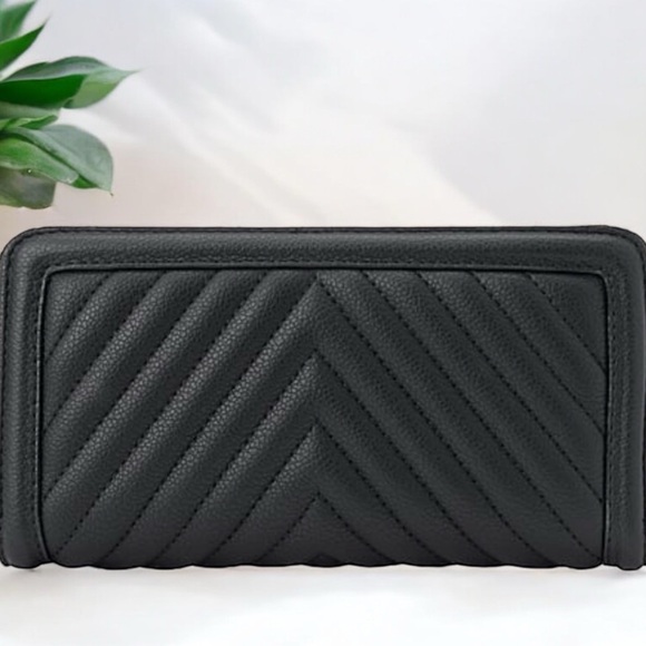 Victoria’s Secret Wallet Zippered large wallet NWT - Picture 6 of 7